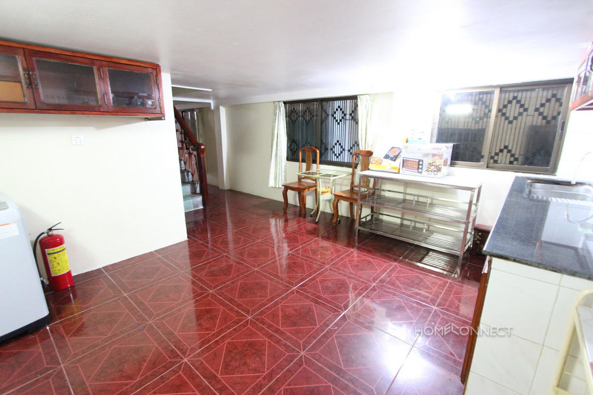 Pleasant 3 Bedroom Apartment in the Riverside Area | Phnom Penh Real Estate