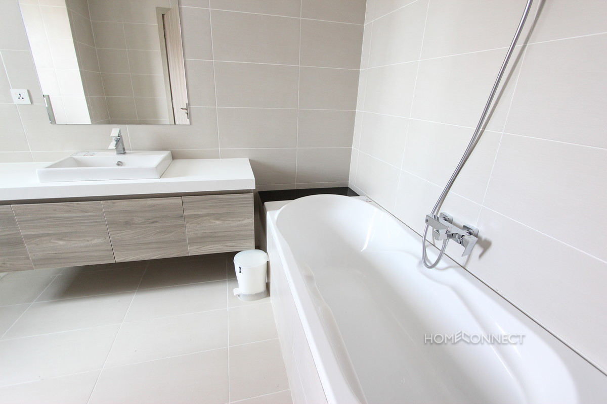 Beautiful 3 Bedroom Apartment Near The Russian Market | Phnom Penh Real Estate