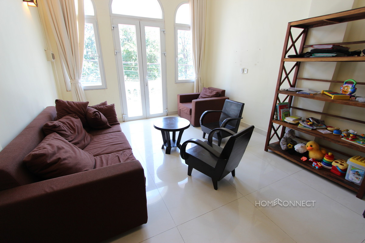 French Colonial 3 Bedroom Apartment For Rent Near Wat Phnom | Phnom Penh Real Estate