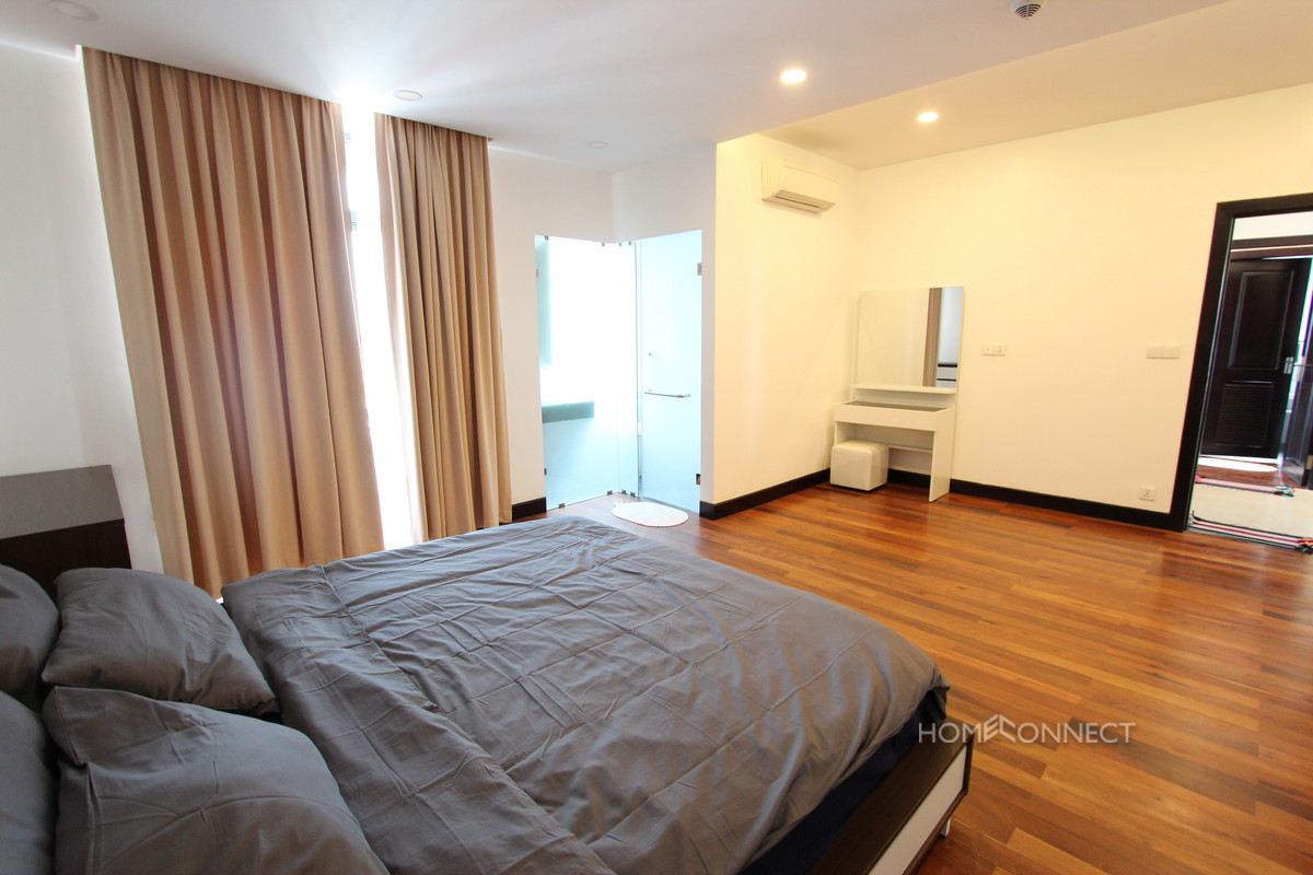 Lovely 2 Bedroom Apartment in Wat Phnom | Phnom Penh Real Estate