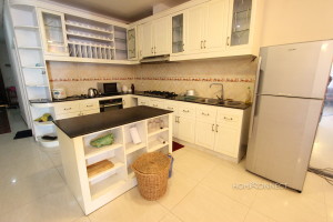 Three Bedroom Apartment Close to the Central Market | Phnom Penh Real Estate