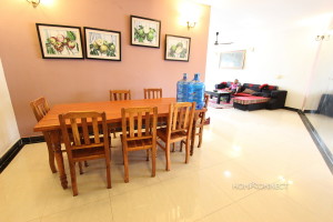 Three Bedroom Apartment Close to the Central Market | Phnom Penh Real Estate