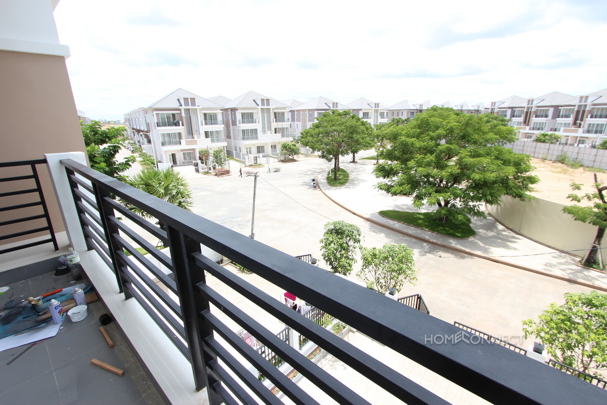 Modern 4 Bedroom Townhouse With Pool Near ISPP School | Phnom Penh Real Estate