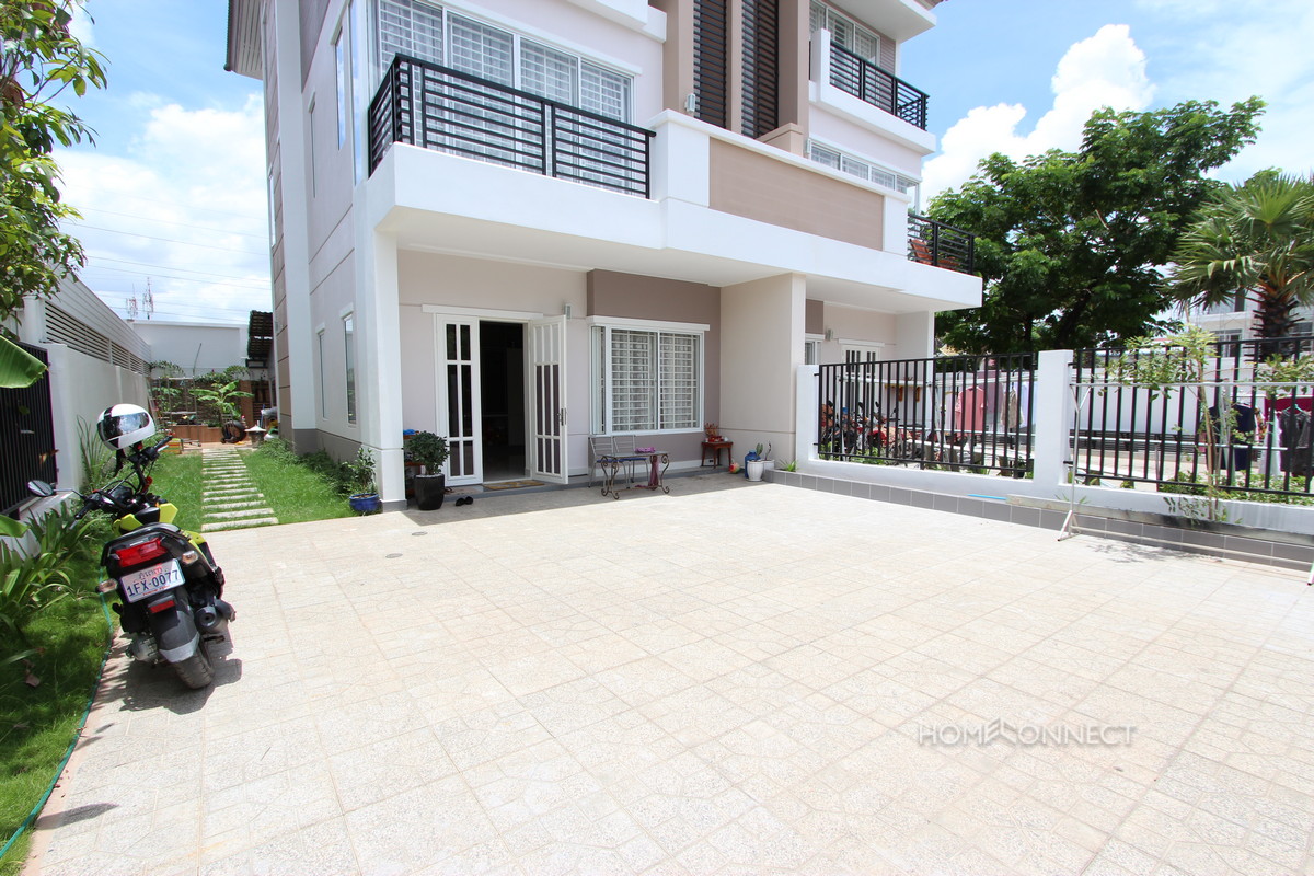 Modern 4 Bedroom Townhouse With Pool Near ISPP School | Phnom Penh Real Estate