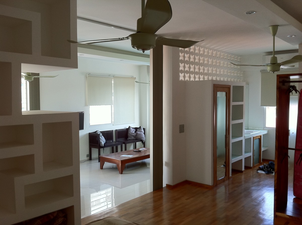 Beautiful Renovated 1 Bedroom Apartment Near Wat Phnom | Phnom Penh Real Estate