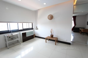 Newly Renovated 1 Bedroom Apartment Near Central Market | Phnom Penh Real Estate