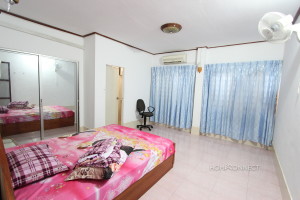 Quiet 4 Bedroom Townhouse in Tonle Bassac | Phnom Penh Real Estate