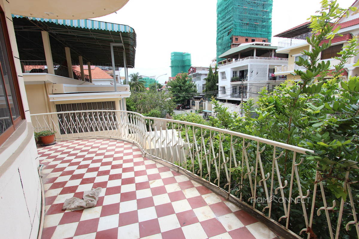 Large Townhouse for Rent Near the Central Market | Phnom Penh Real Estate