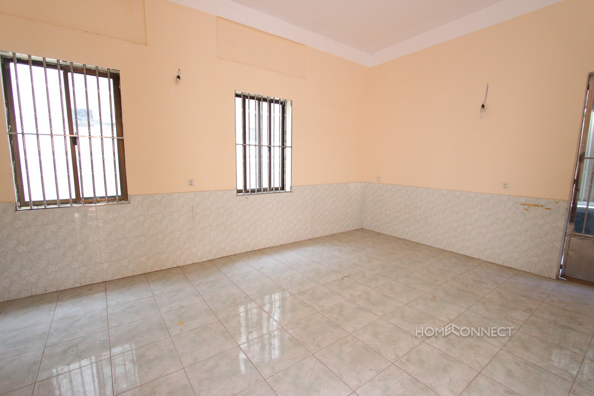 Large Townhouse for Rent Near the Central Market | Phnom Penh Real Estate