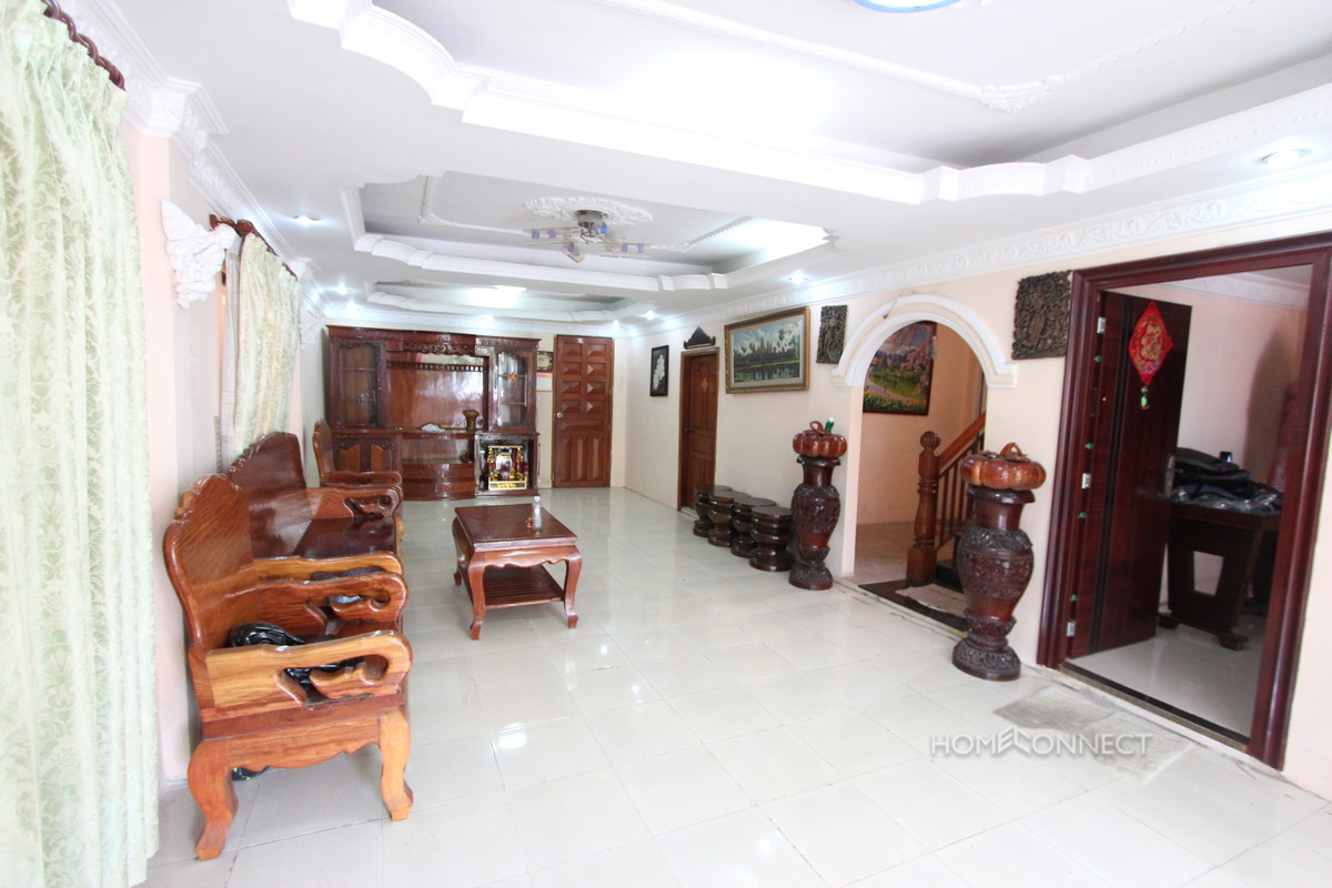 Cosy 3 Bedroom Villa in Boeung Tumpun | Phnom Penh Real Estate