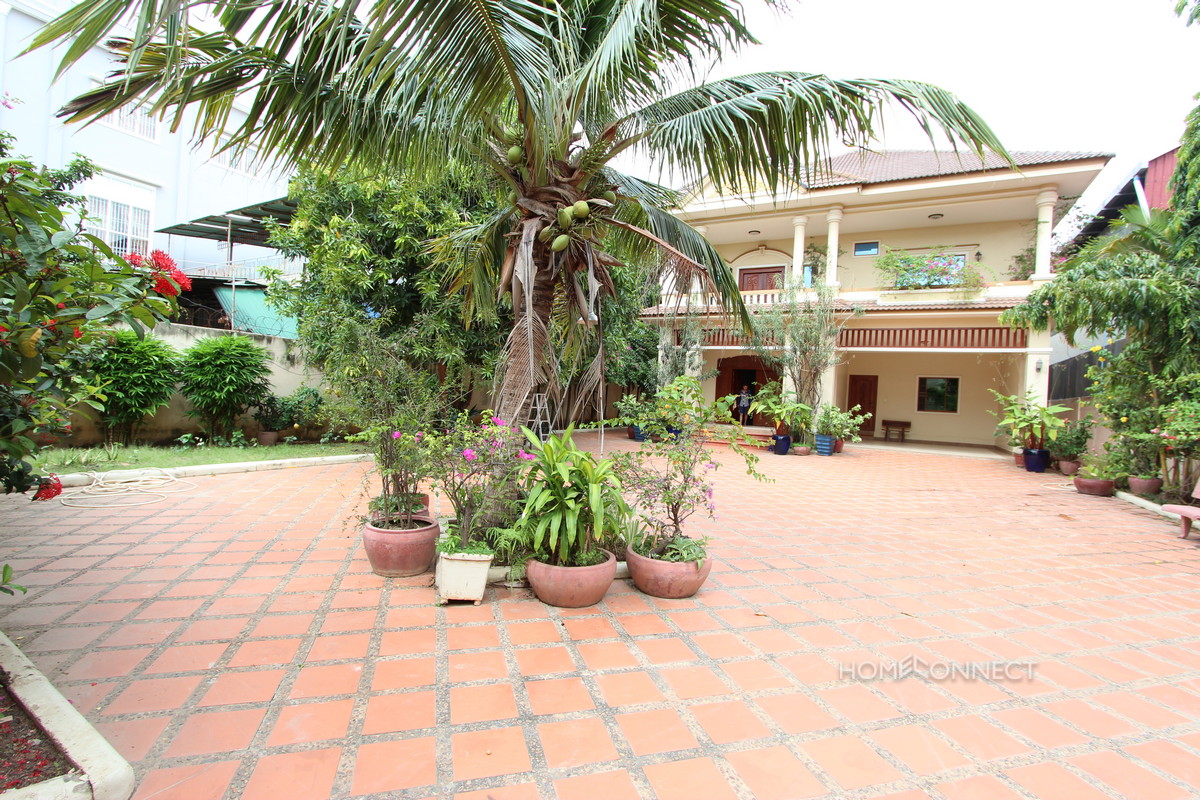 Large 4 Bedroom Villa With Large Garden In Boeung Tumpun | Phnom Penh Real Estate