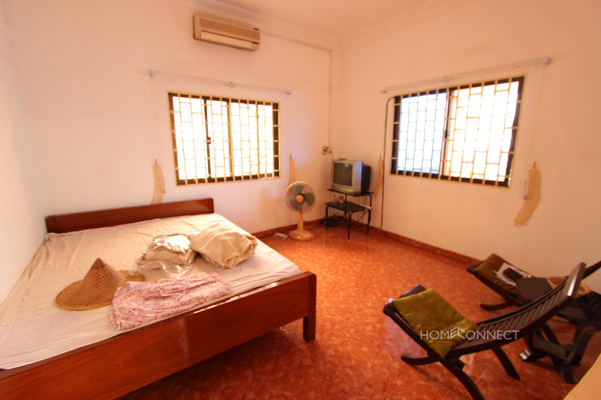 Spacious Apartment Near the Royal Palace | Phnom Penh Real Estate