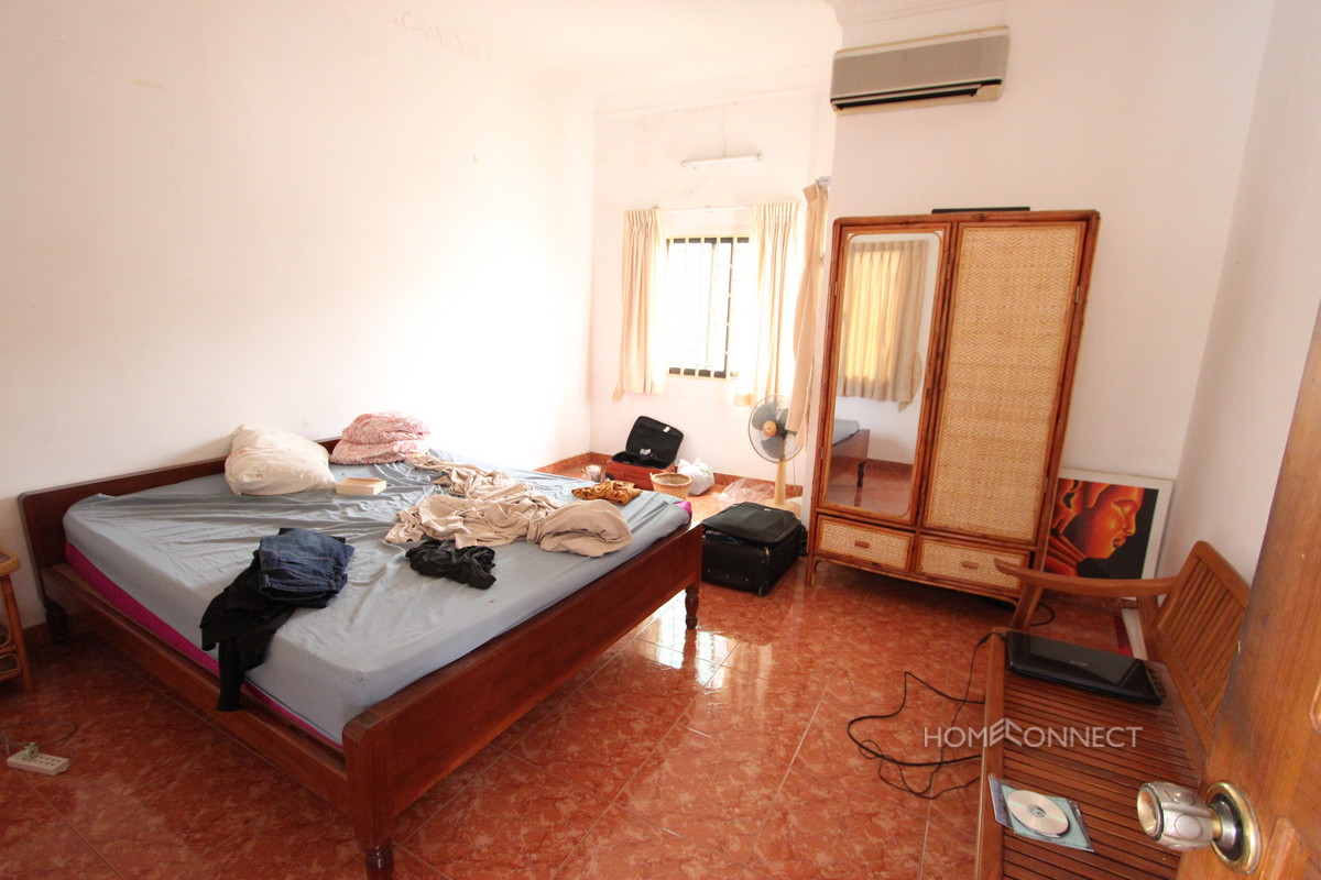 Spacious Apartment Near the Royal Palace | Phnom Penh Real Estate