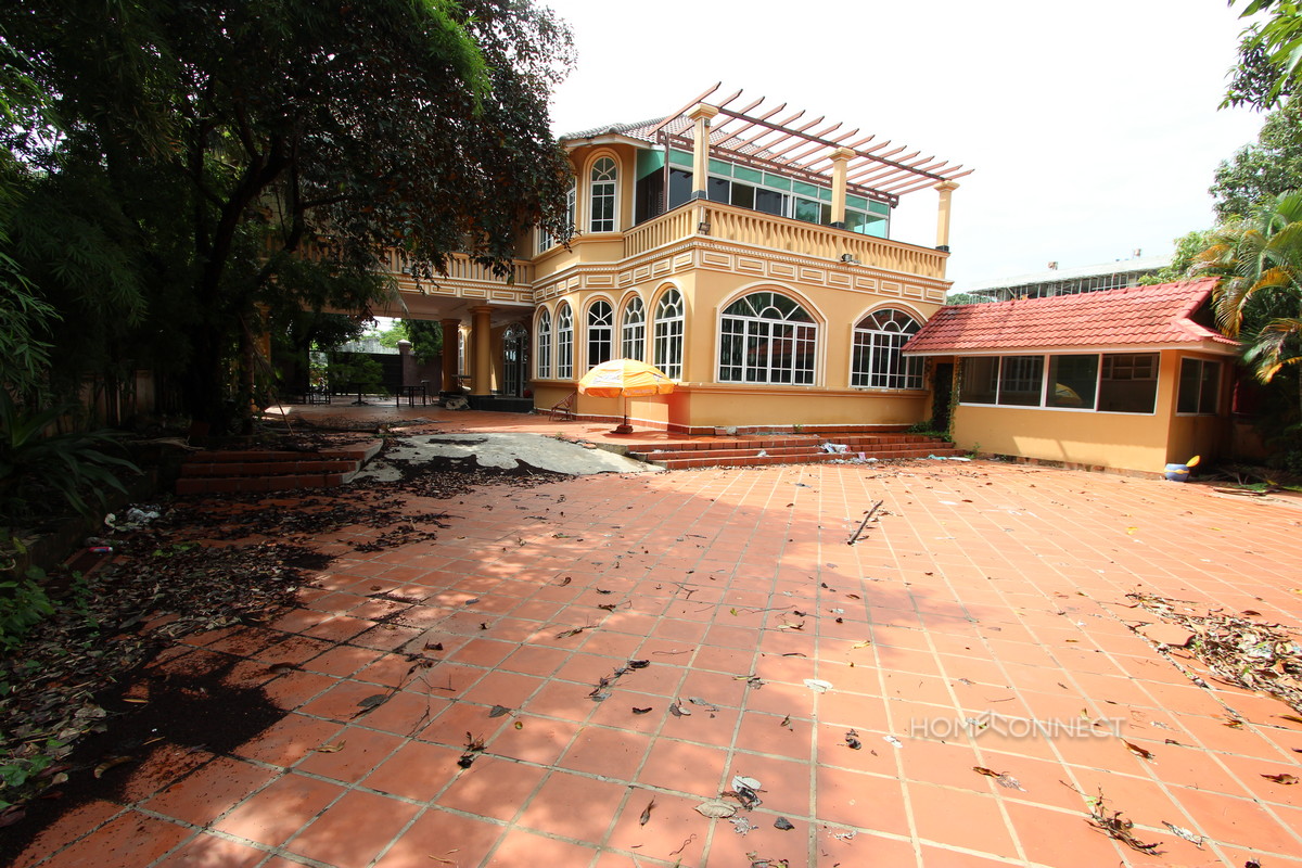 Large Riverside Villa in Chroy Chongva | Phnom Penh Real Estate