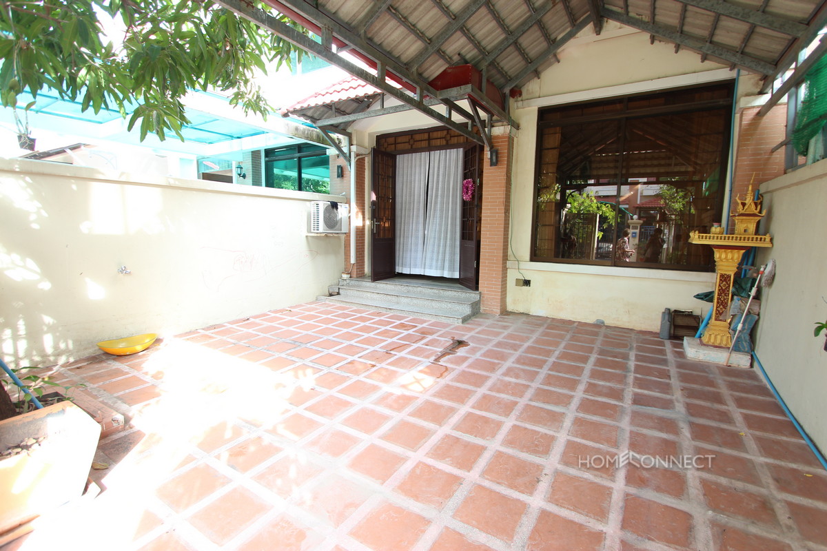 Secure 3 Bedroom Townhouse in Chroy Chongva | Phnom Penh Real Estate