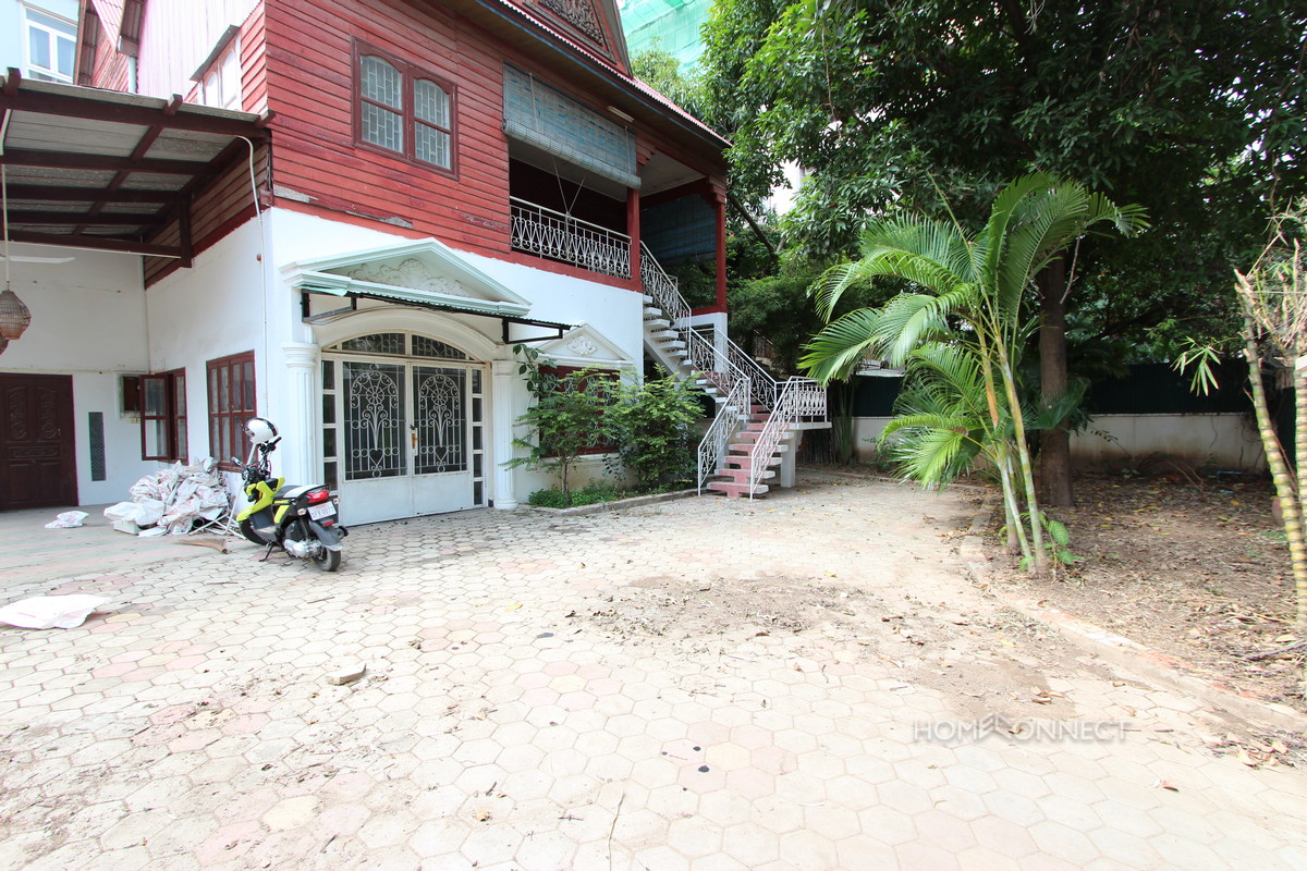 Central Quiet 3 Bedroom Villa in Tonle Bassac | Phnom Penh Real Estate