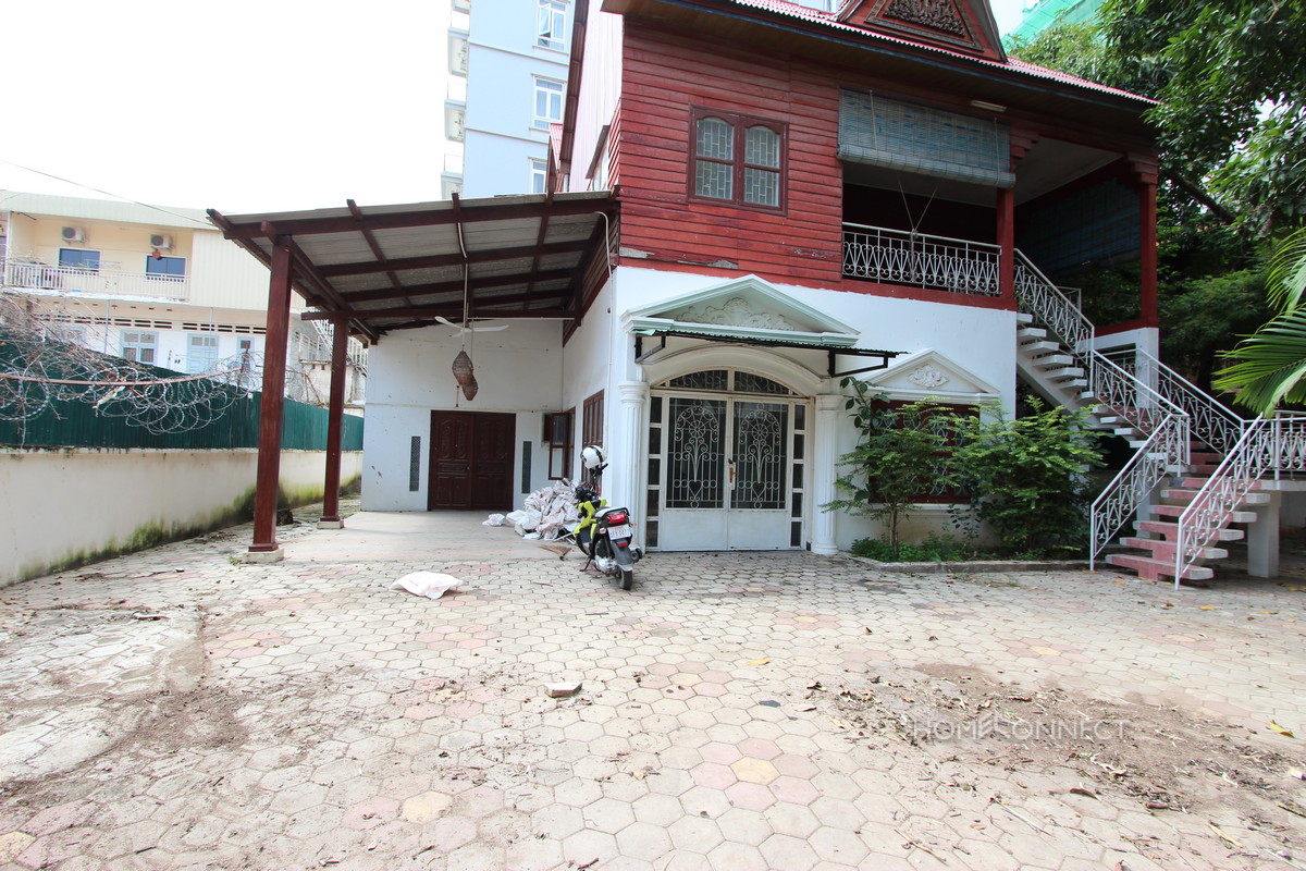 Central Quiet 3 Bedroom Villa in Tonle Bassac | Phnom Penh Real Estate