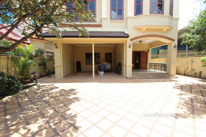 Nicely Appointed Villa for Sale Near Russian Market | Phnom Penh Real Estate