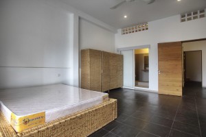 Contemporary 3 Bedroom Apartment Near Central Market | Phnom Penh Real Estate