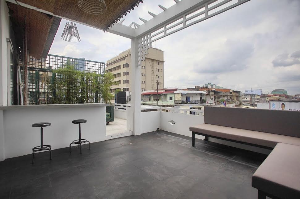 Contemporary 3 Bedroom Apartment Near Central Market | Phnom Penh Real Estate