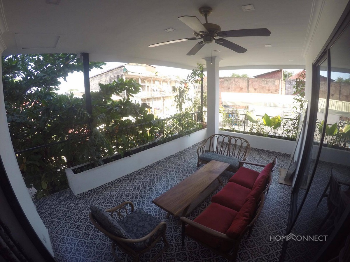 Beautiful 3 Bedroom Apartment For Rent Beside The Royal Palace | Phnom Penh Real Estate