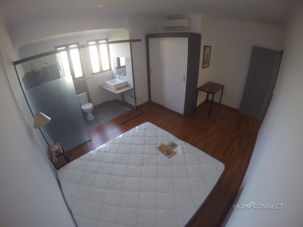 Beautiful 3 Bedroom Apartment For Rent Beside The Royal Palace | Phnom Penh Real Estate