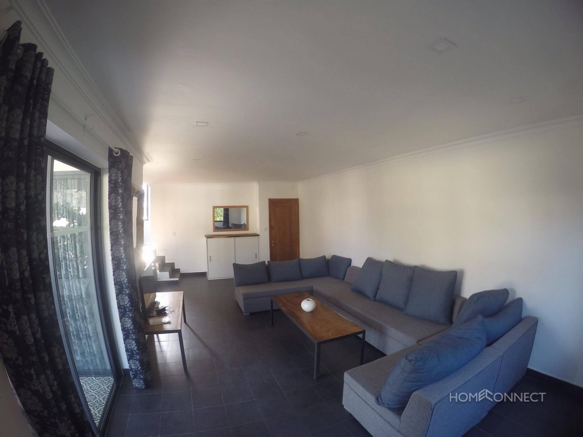 Beautiful 3 Bedroom Apartment For Rent Beside The Royal Palace | Phnom Penh Real Estate