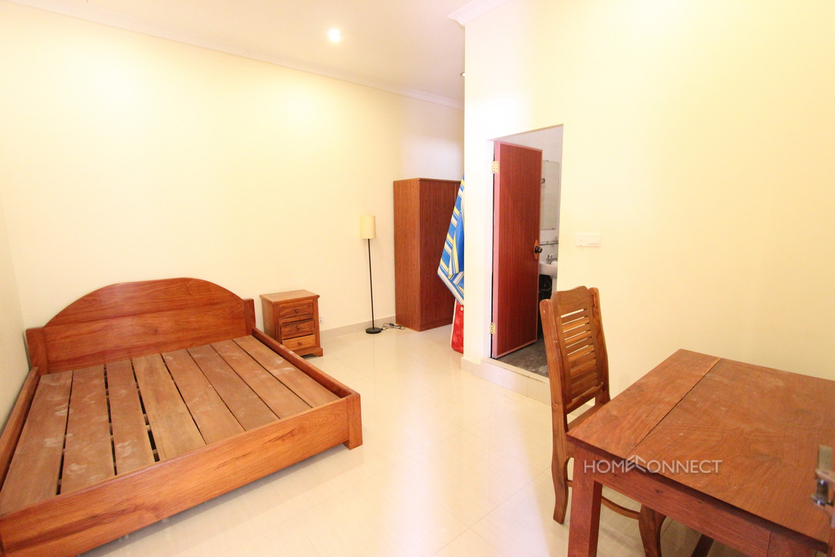 Good Sized 2 Bedroom Apartment Behind The Royal Palace | Phnom Penh Real Estate