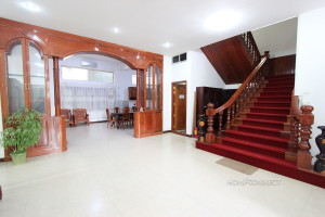 Large Garden 4 Bedroom Villa In The Heart Of BKK1 | Phnom Penh Real Estate