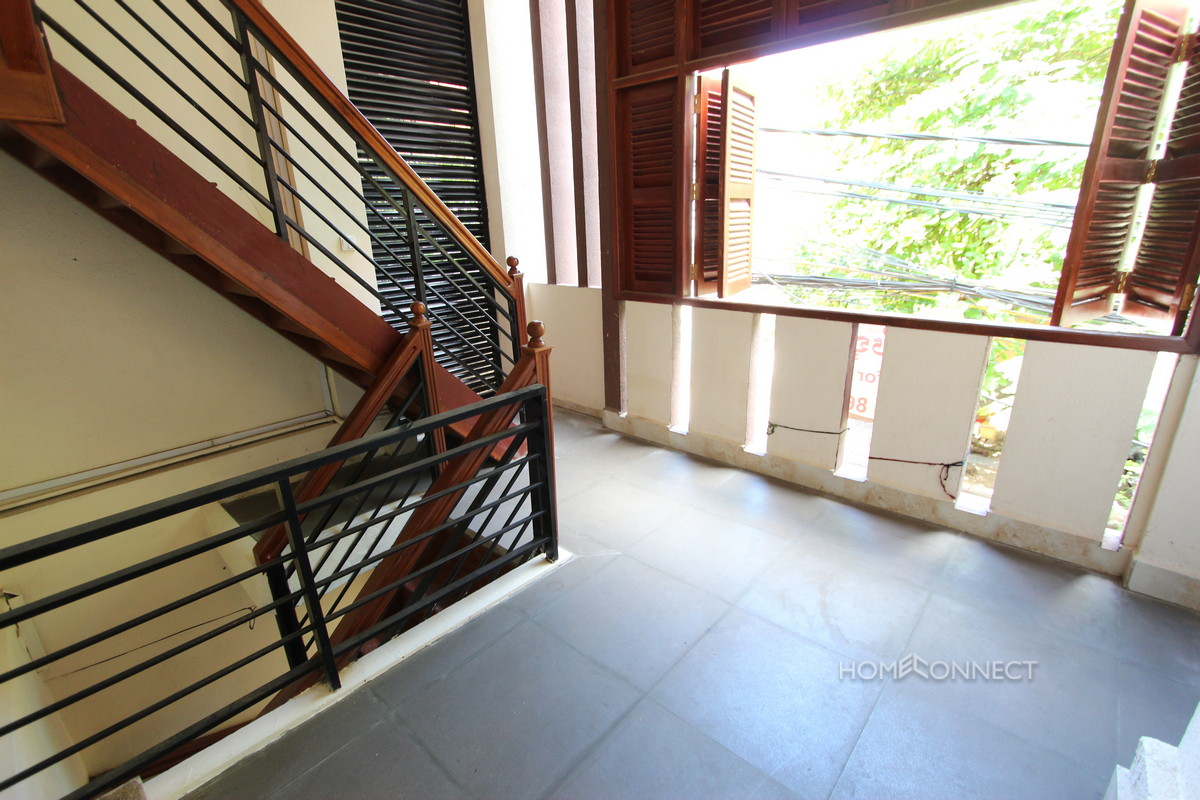 Compact Riverside Apartment in Daun Penh | Phnom Penh Real Estate