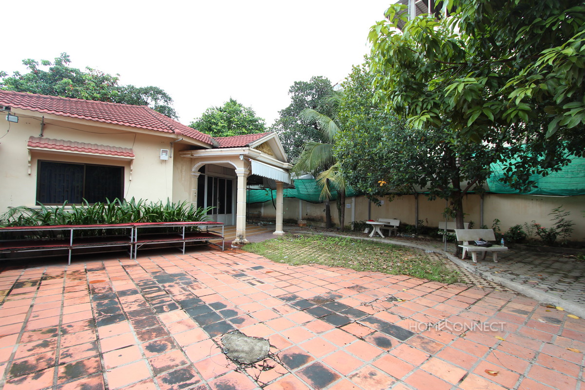 Large Garden Villa Near the Russian Market | Phnom Penh Real Estate