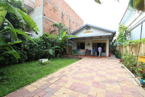 Huge Garden 3 Bedroom Villa On In Tonle Bassac | Phnom Penh Real Estate