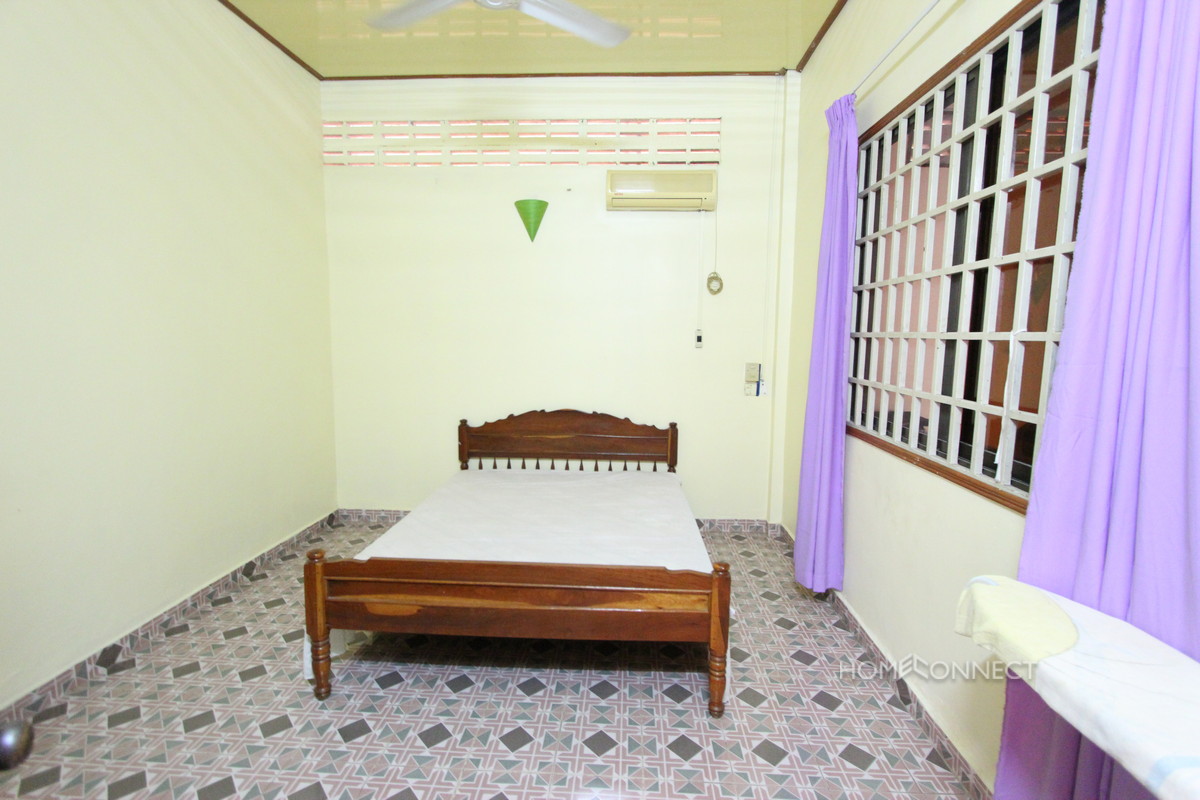 Huge Garden 3 Bedroom Villa On In Tonle Bassac | Phnom Penh Real Estate