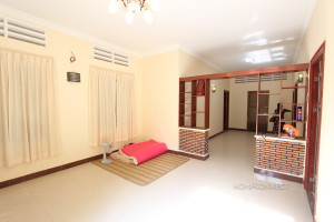 Large 3 Bedroom Townhouse in Toul Kork | Phnom Penh Real Estate