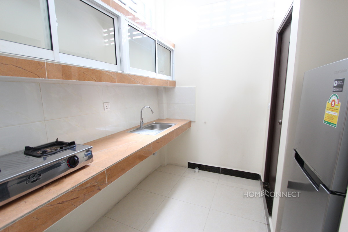 Tidy 1 Bedroom Apartment Close To the Royal Palace For Rent | Phnom Penh Real Estate