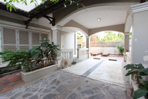 Comfortable 3 Bedroom Villa in Boeung Tumpun | Phnom Penh Real Estate