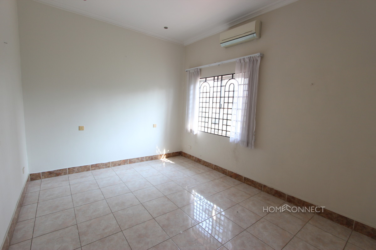 Comfortable 3 Bedroom Villa in Boeung Tumpun | Phnom Penh Real Estate