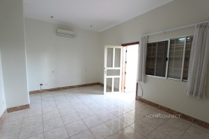 Comfortable 3 Bedroom Villa in Boeung Tumpun | Phnom Penh Real Estate