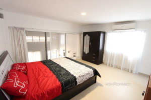 Refurbished 1 Bedroom Apartment in Tonle Bassac | Phnom Penh Real Estate