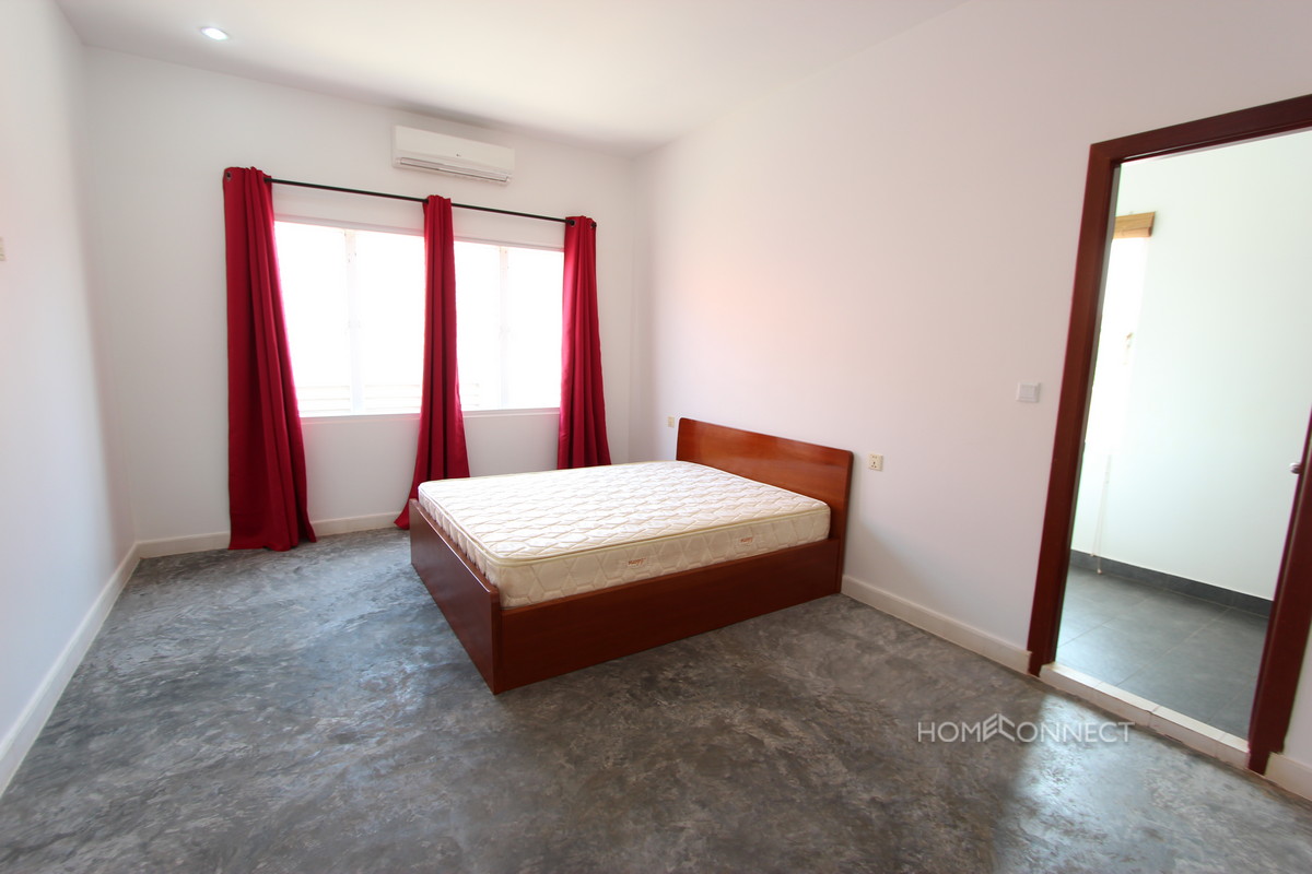 Pleasant 3 Bedroom Apartment in Tonle Bassac | Phnom Penh Real Estate