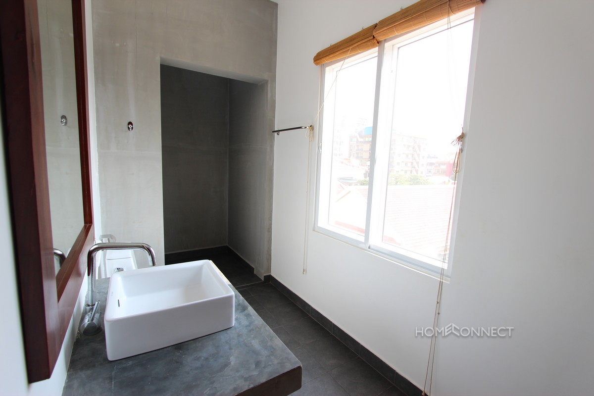 Pleasant 3 Bedroom Apartment in Tonle Bassac | Phnom Penh Real Estate