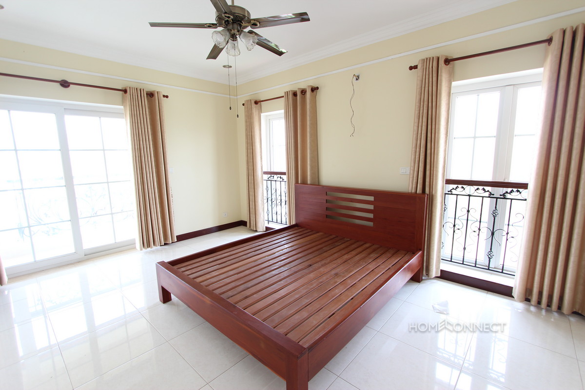 Large Villa With a Garden in Chroy Changva | Phnom Penh Real Estate