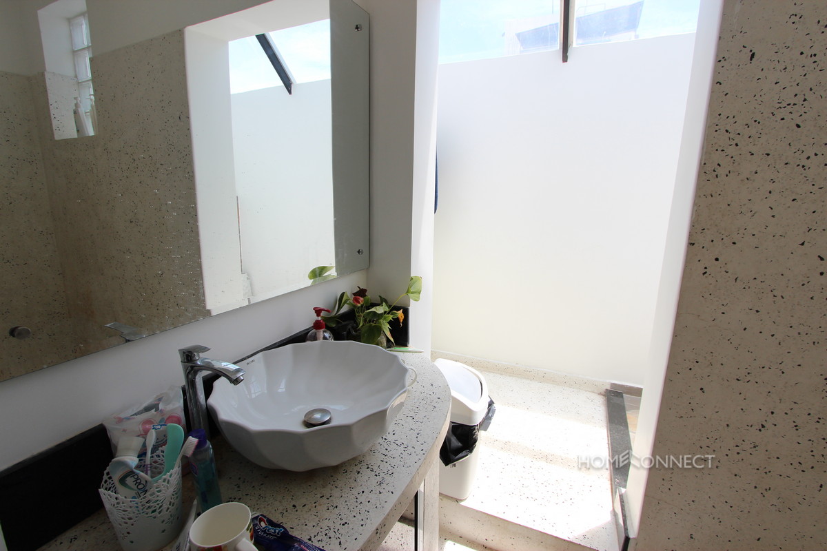 Colonial 2 Bedroom Apartment Near Riverside For Sale | Phnom Penh Real Estate