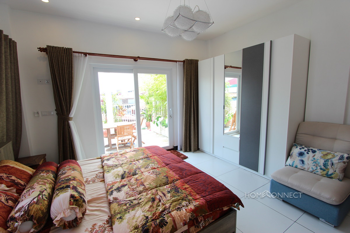 Colonial 2 Bedroom Apartment Near Riverside For Sale | Phnom Penh Real Estate