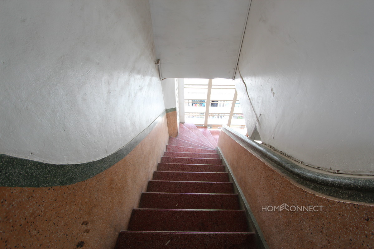 Colonial 2 Bedroom Apartment Near Riverside For Sale | Phnom Penh Real Estate