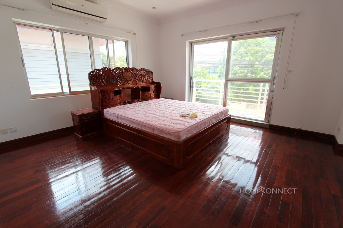 Secure Family Villa in Tonle Bassac|Phnom Penh Real Estate