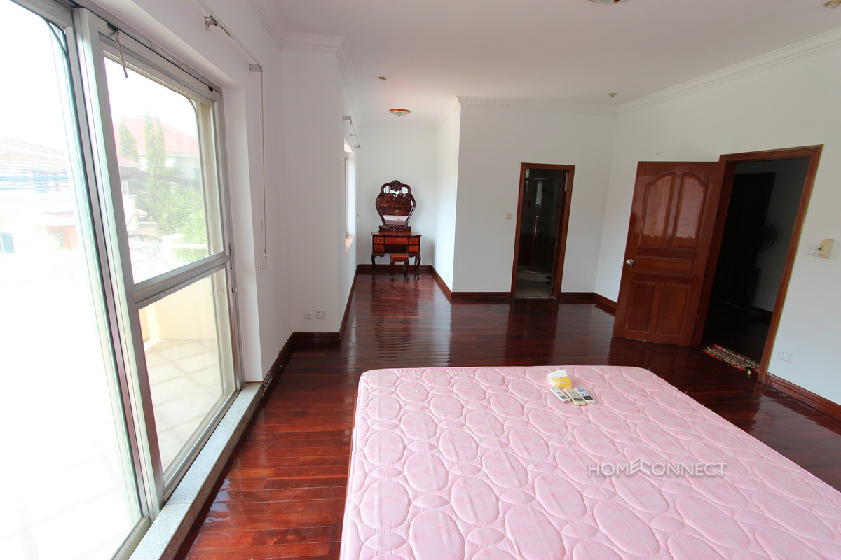 Secure Family Villa in Tonle Bassac|Phnom Penh Real Estate