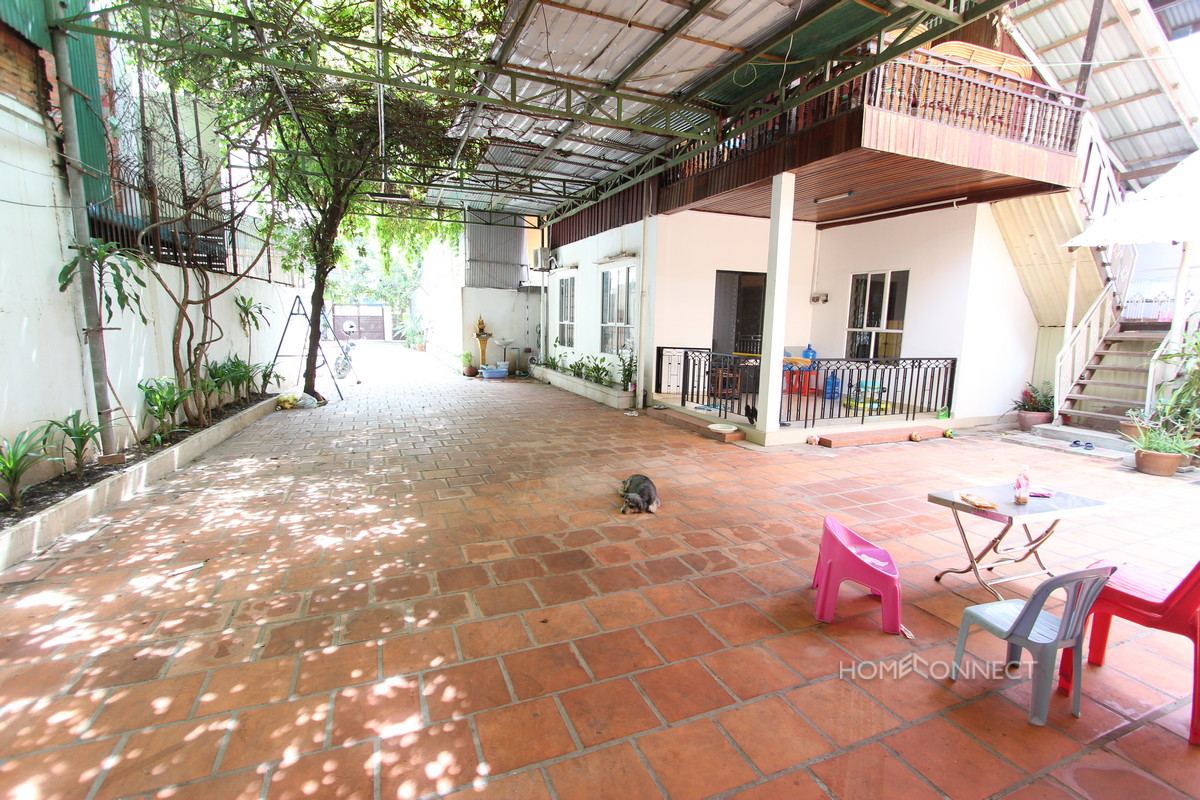 Large and Spacious 3 Bedroom Apartment in Tonle Bassac | Phnom Penh Real Estate