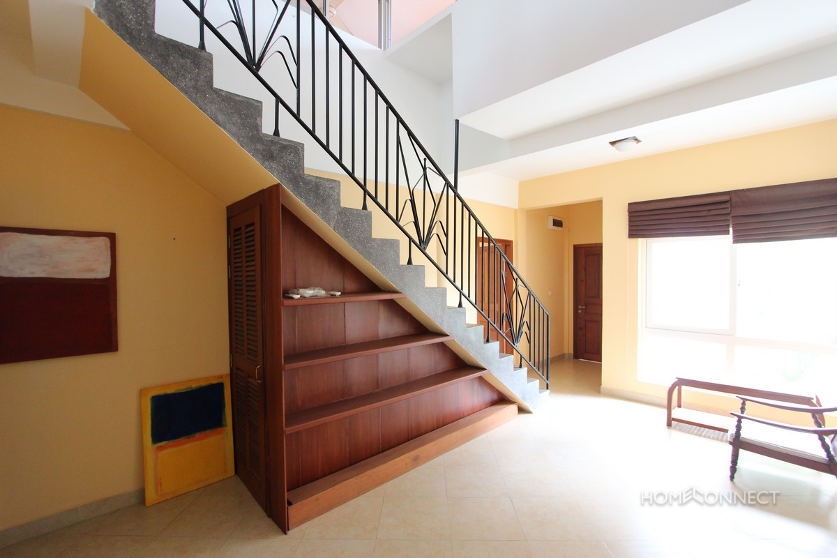 Comfortable 3 Bedroom Apartment Close to Independence Monument | Phnom Penh Real Estate