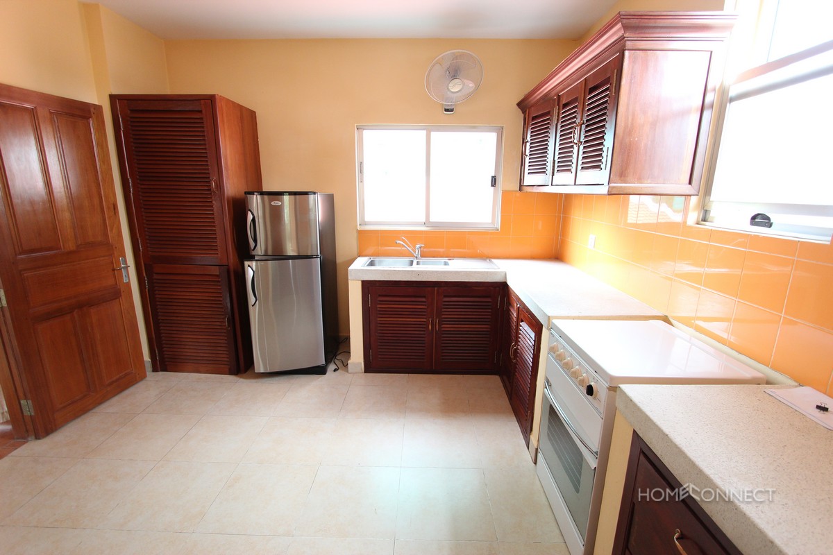 Comfortable 3 Bedroom Apartment Close to Independence Monument | Phnom Penh Real Estate